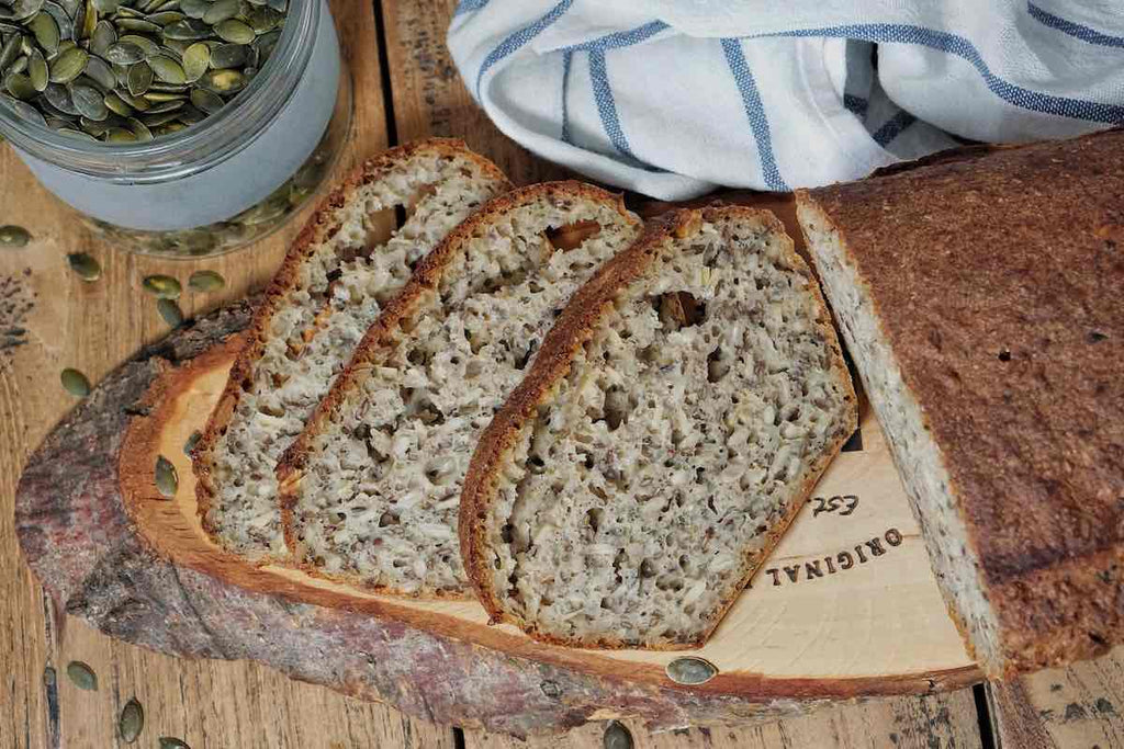 Dunkelvollkorn-Buchweizen-Brot